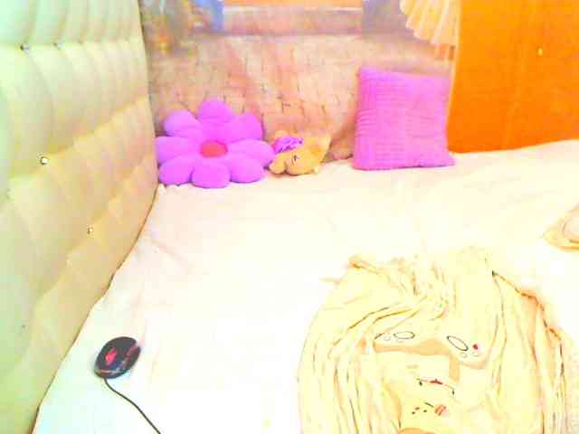 HOTLILLIE webcam