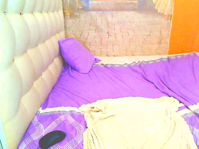 HOTLILLIE webcam