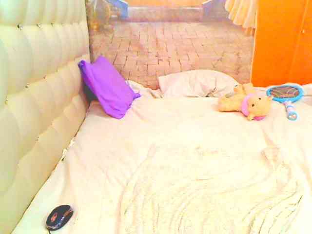 HOTLILLIE webcam