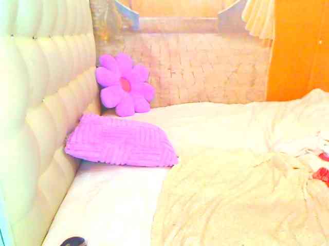 HOTLILLIE webcam