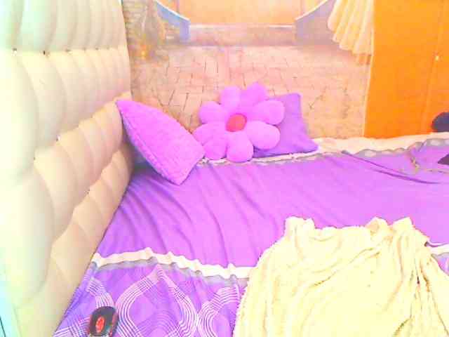 HOTLILLIE webcam