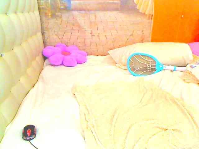 HOTLILLIE webcam