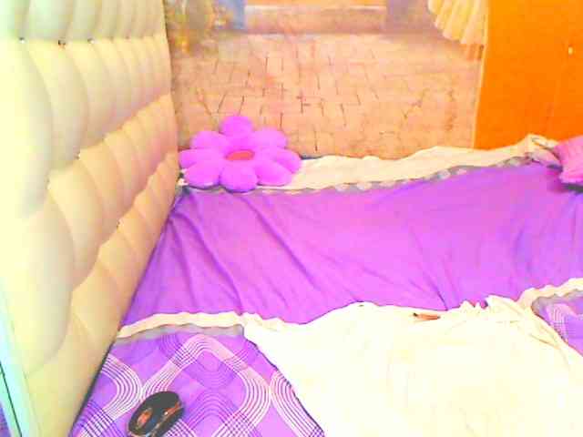 HOTLILLIE webcam