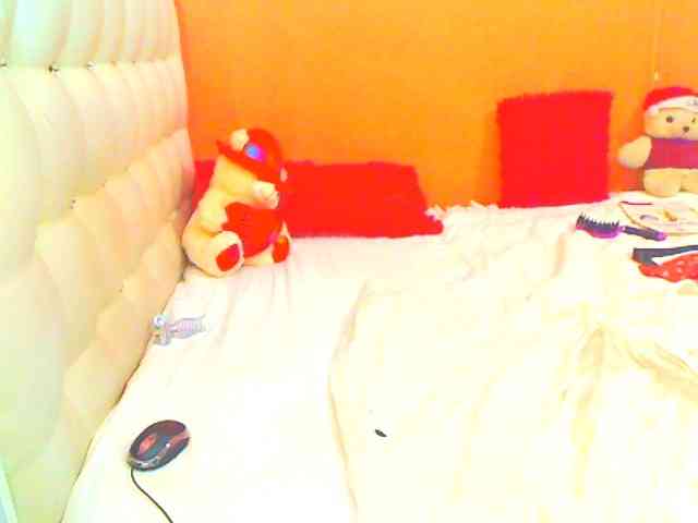 HOTLILLIE webcam