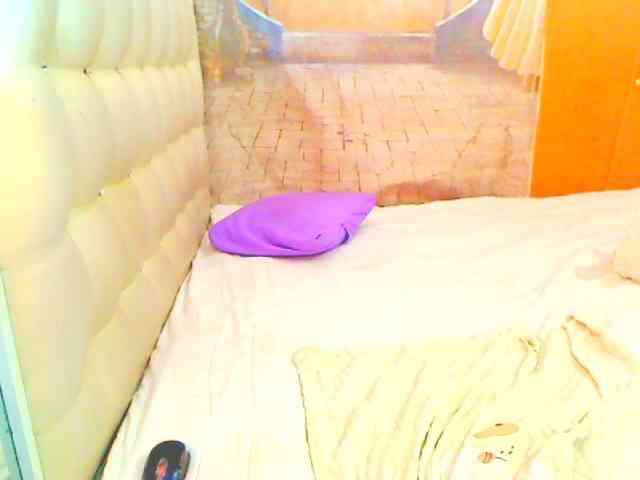 HOTLILLIE webcam