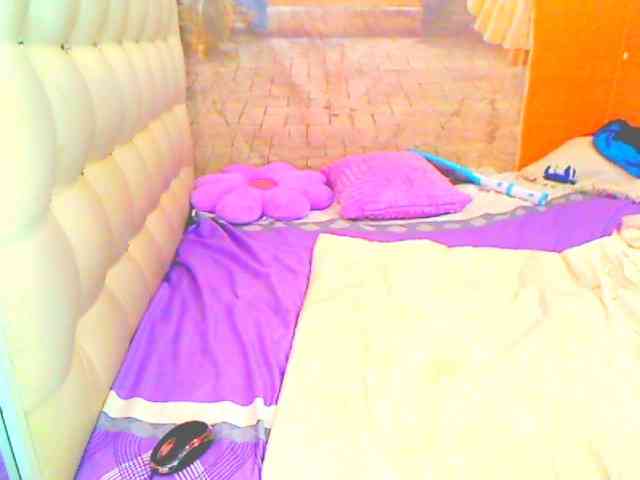 HOTLILLIE webcam
