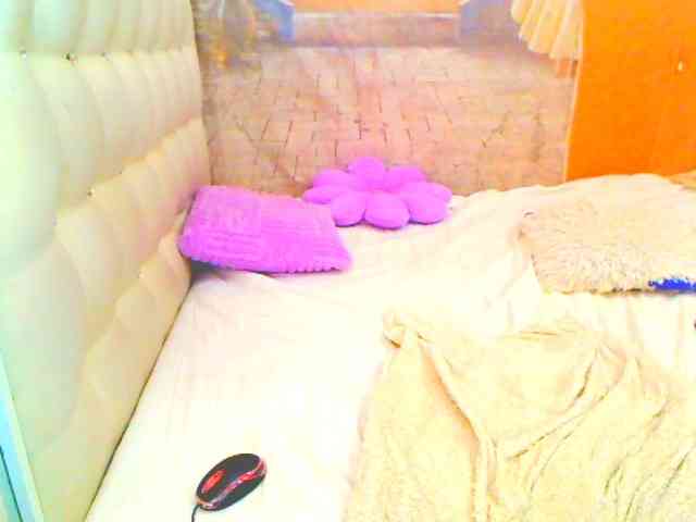 HOTLILLIE webcam