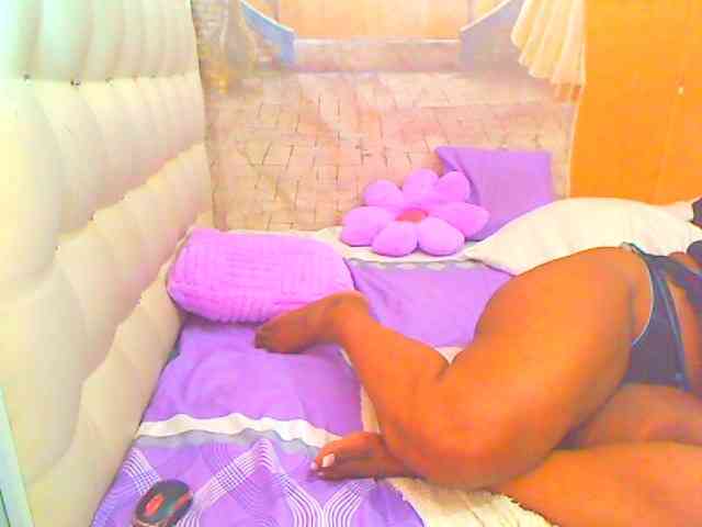 HOTLILLIE webcam