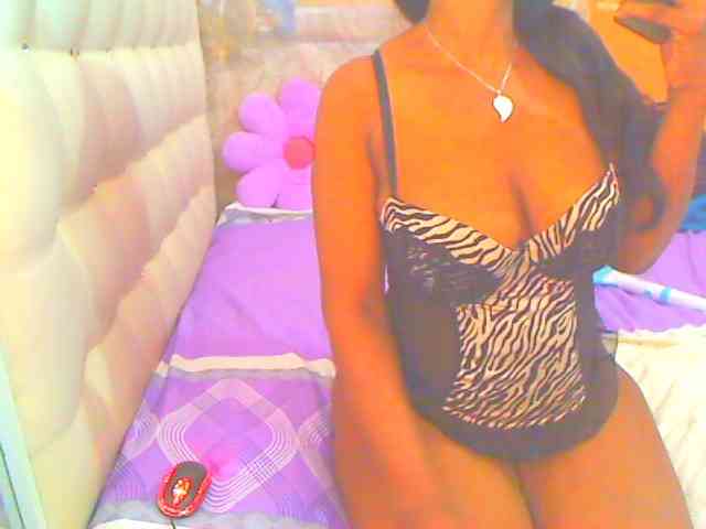 HOTLILLIE Live Webcam on BongaCams