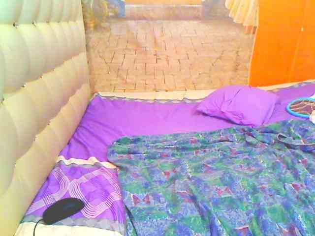 HOTLILLIE webcam