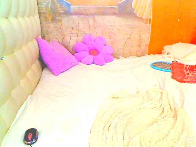 HOTLILLIE webcam