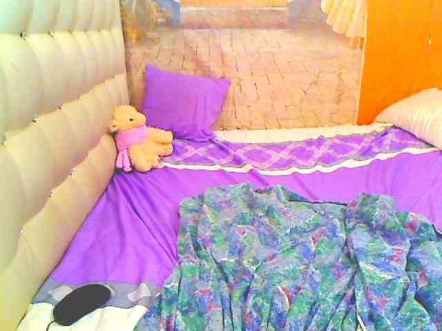 HOTLILLIE webcam