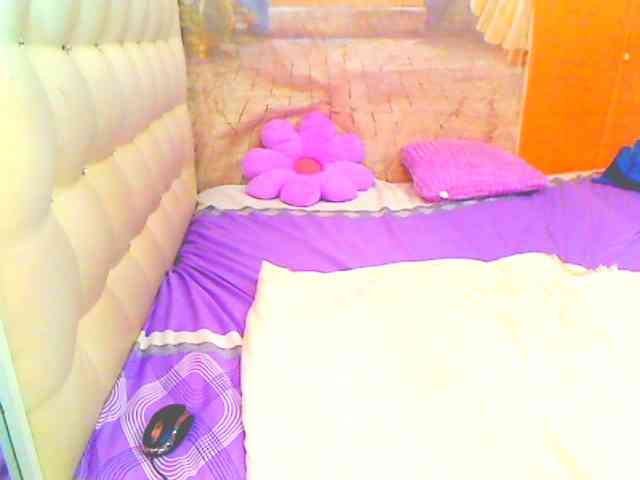 HOTLILLIE webcam