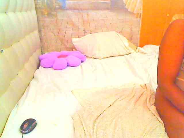 HOTLILLIE webcam