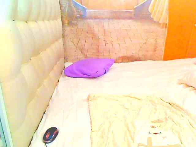 HOTLILLIE webcam