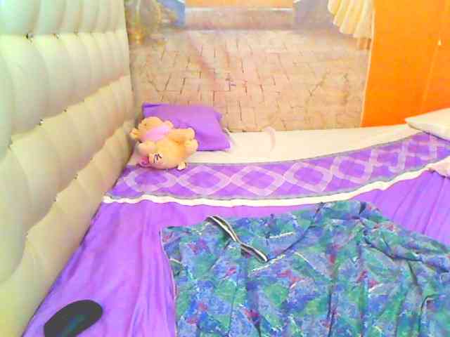 HOTLILLIE webcam