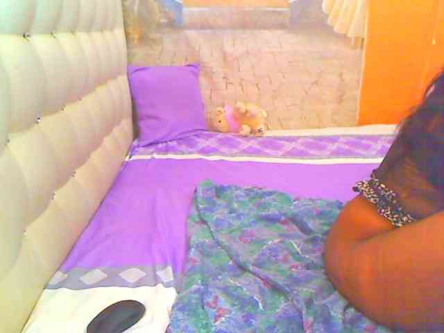 HOTLILLIE webcam