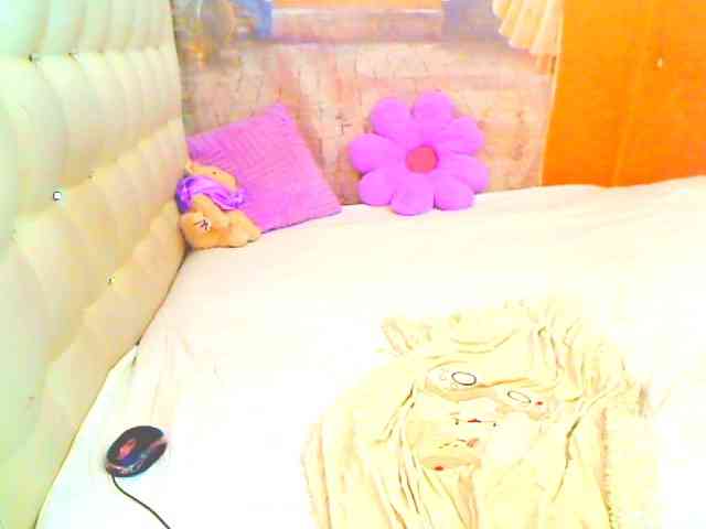 HOTLILLIE webcam