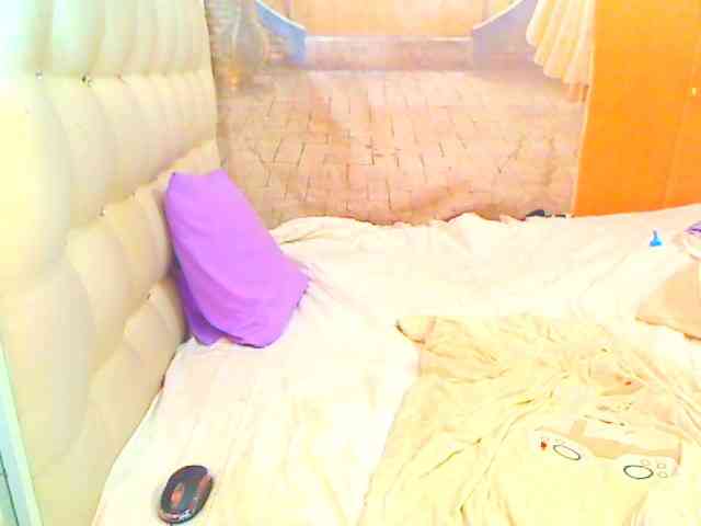 HOTLILLIE webcam