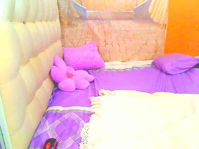 HOTLILLIE webcam