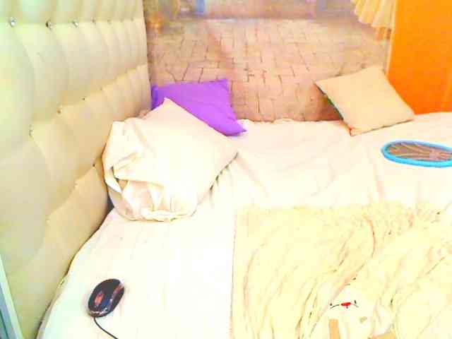 HOTLILLIE Live Webcam on BongaCams