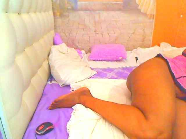 HOTLILLIE webcam