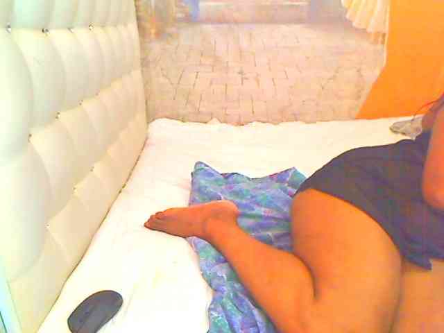 HOTLILLIE webcam