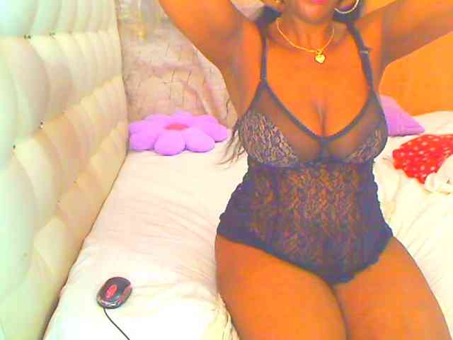 HOTLILLIE webcam