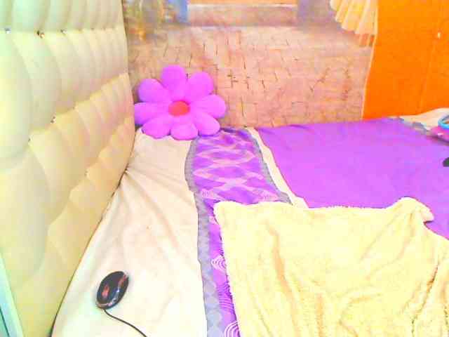 HOTLILLIE webcam