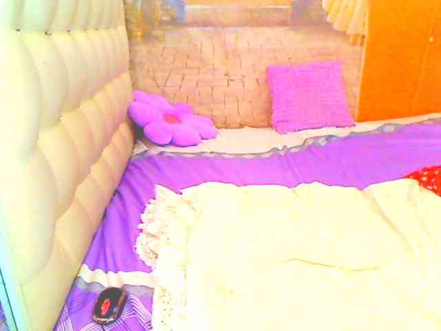 HOTLILLIE webcam