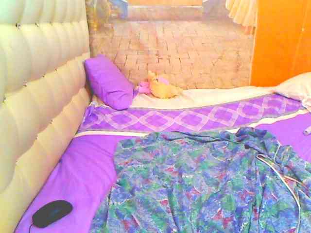 HOTLILLIE webcam