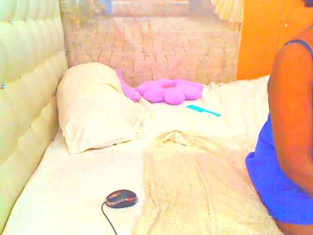 HOTLILLIE webcam