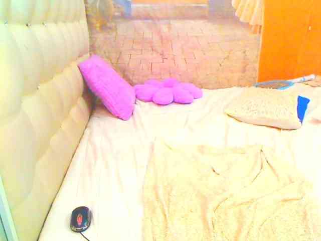 HOTLILLIE webcam