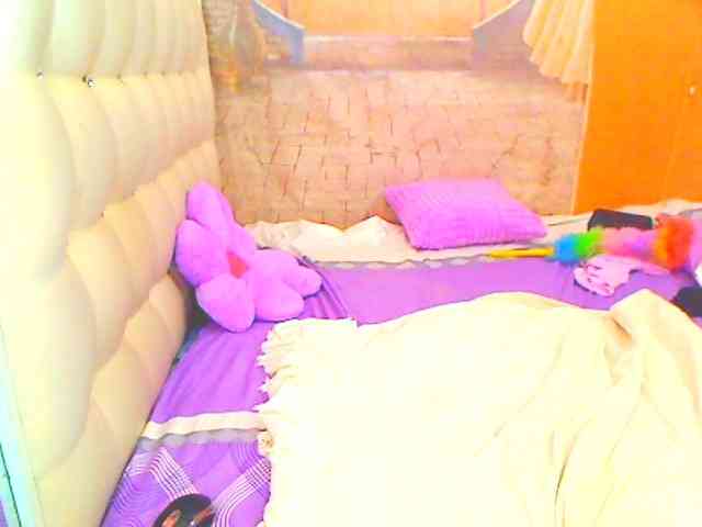 HOTLILLIE webcam