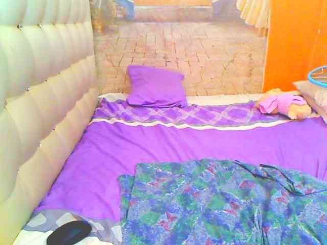 HOTLILLIE webcam