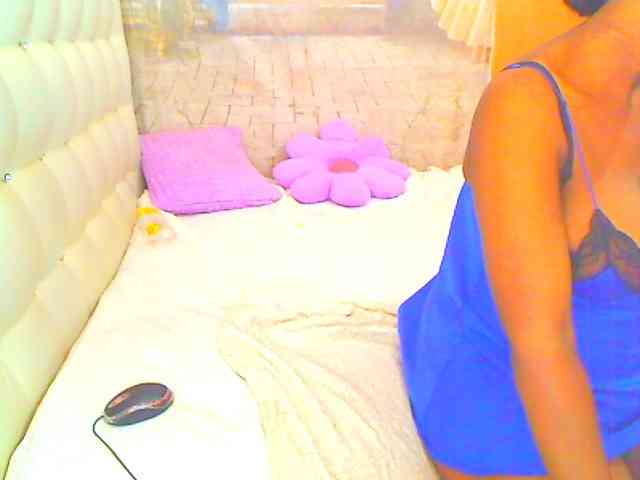 HOTLILLIE webcam