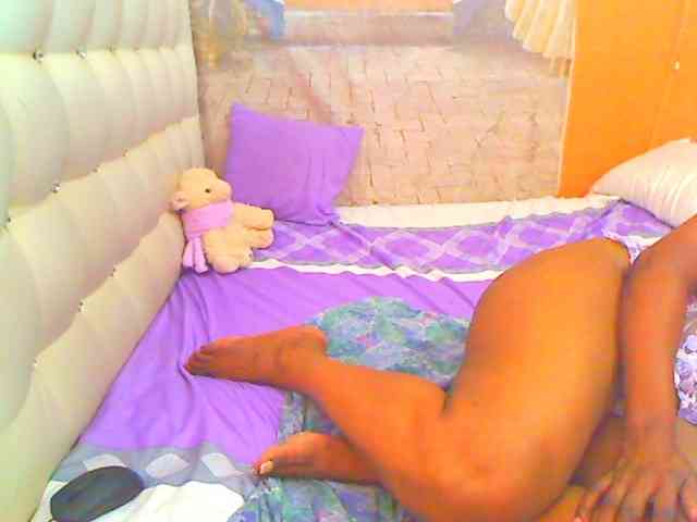 HOTLILLIE webcam