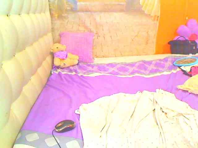 HOTLILLIE webcam