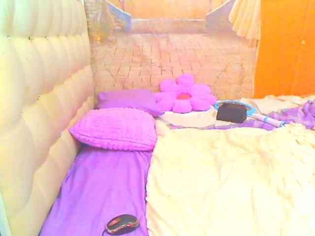 HOTLILLIE webcam