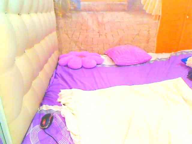HOTLILLIE webcam