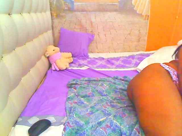 HOTLILLIE webcam
