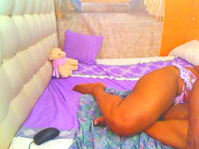 HOTLILLIE webcam