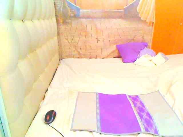 HOTLILLIE webcam