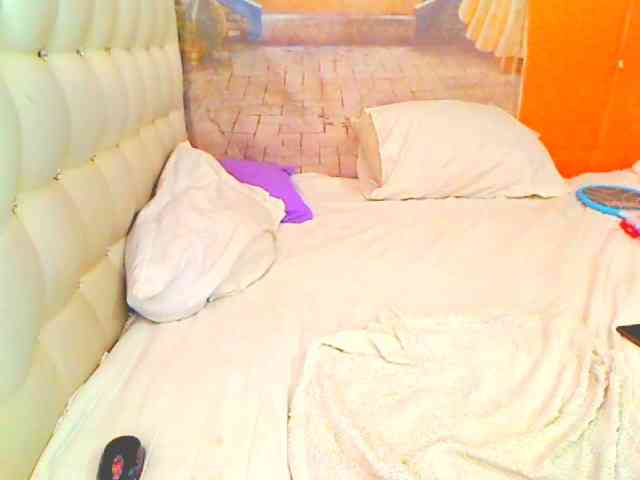 HOTLILLIE webcam