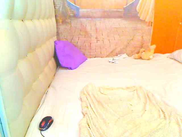 HOTLILLIE webcam