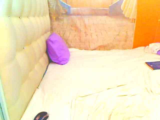 HOTLILLIE webcam
