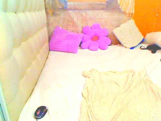 HOTLILLIE webcam
