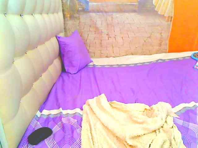 HOTLILLIE webcam