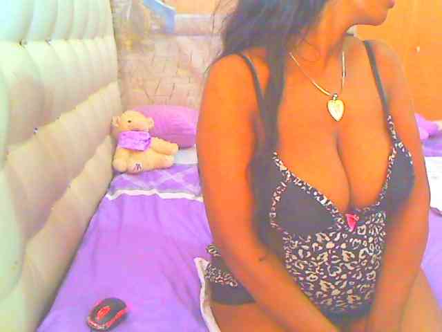HOTLILLIE webcam
