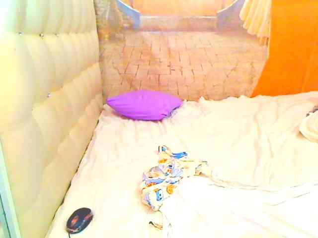 HOTLILLIE webcam